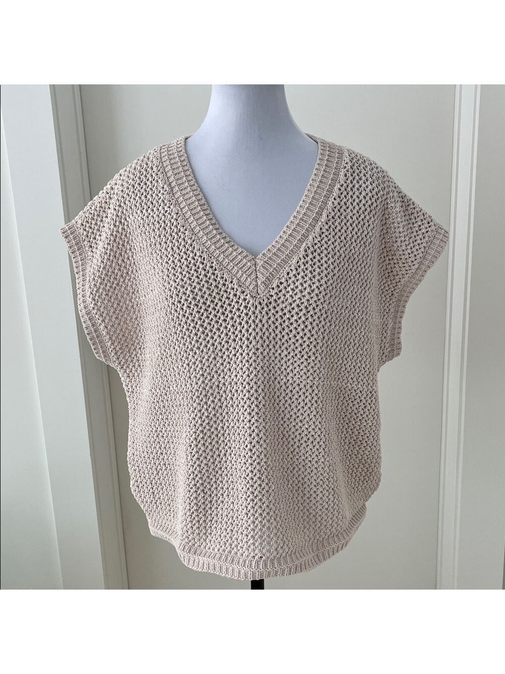 JOIE Knit Sleeveless Boxy Sweater Vest Neutral Subtle Metallic Gold Sequins Chic